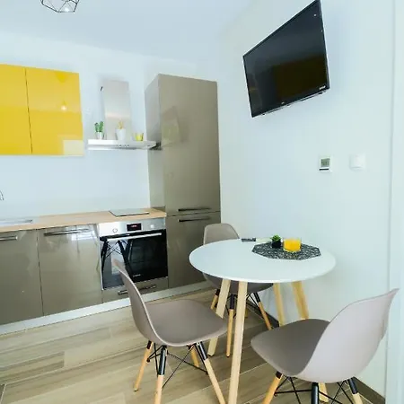 Appartement Grey&yellow *