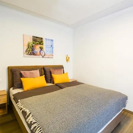 Apartman Grey&yellow *