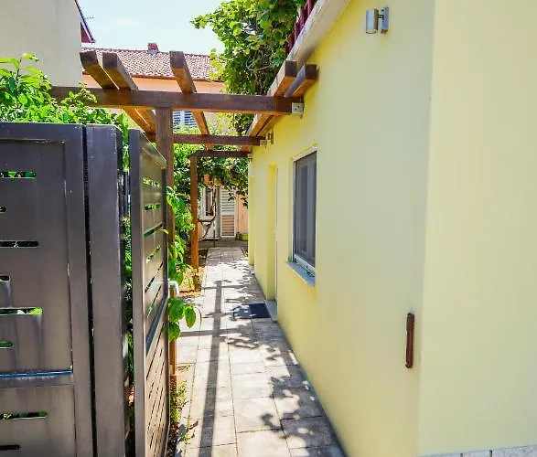 Appartement Grey&yellow *
