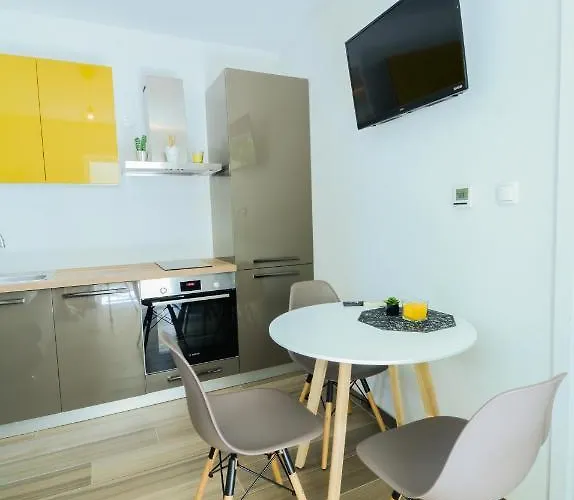 Appartement Grey&yellow *
