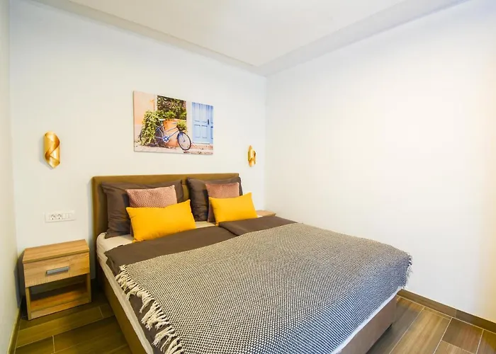 Appartement Grey&yellow *